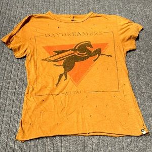 Distressed daydreamers top